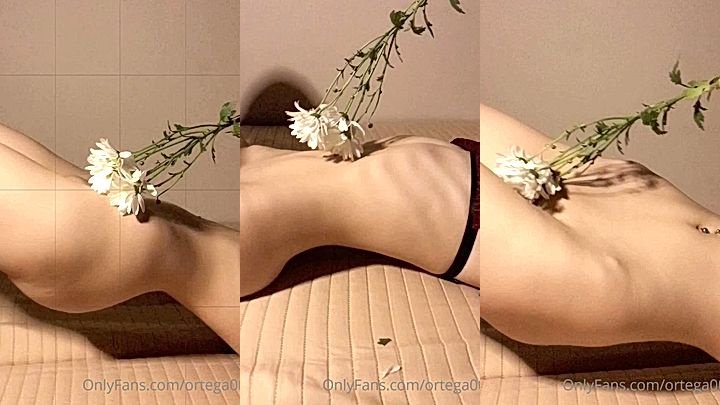 Irena Ortega Teasing nude flower leaked clip