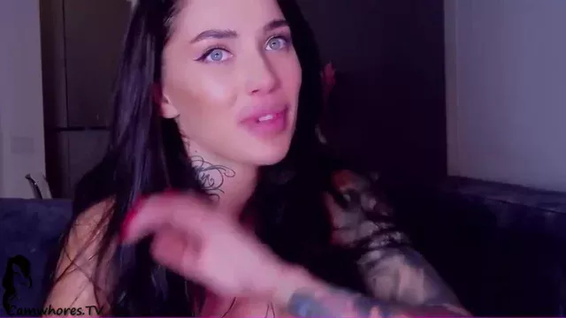 naughty chick shows off her body to her onlyfans subscribers