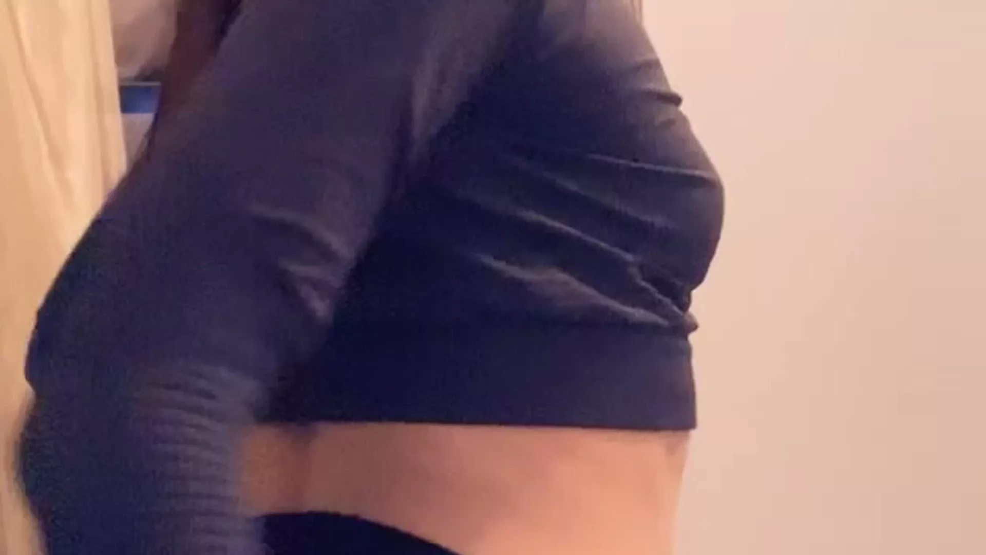 horny model Ellie Leen titty tease on cam