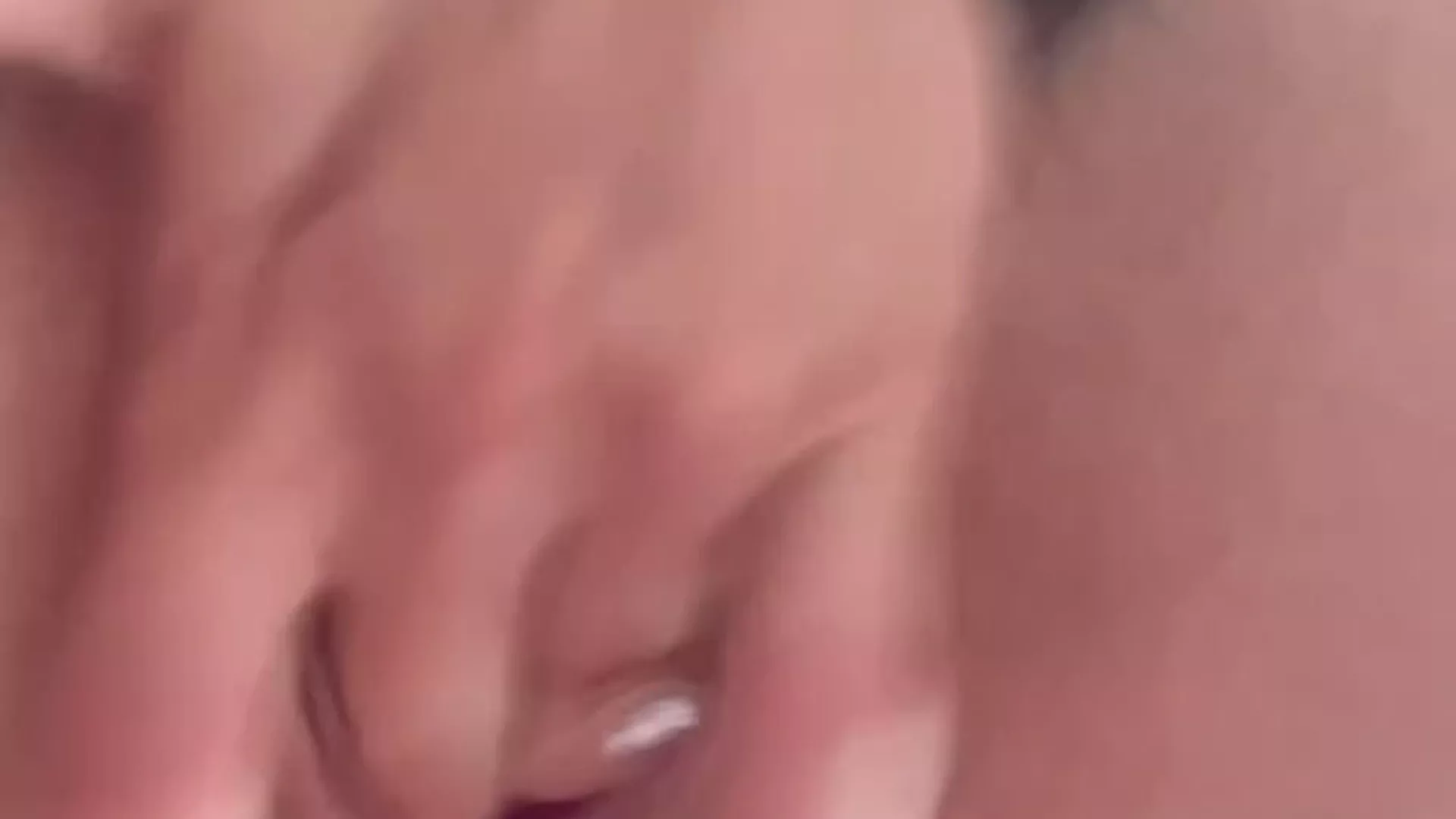 watch horny model Ellie Leen spread her ass and finger her juicy pussy till she squirt in leaked onlyfans video