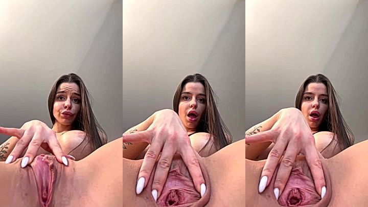 onlyfanws ukrainian model Sonya Jess  finger her coochie