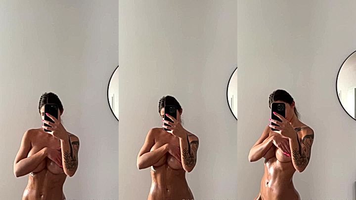 onlyfans model Sonya Jess do mirrorselfie showing her hot body