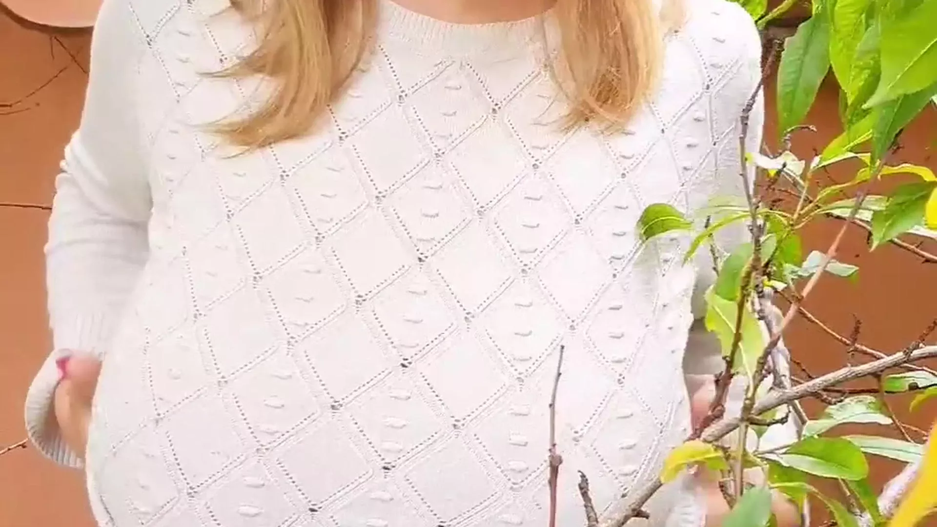 PolaRainbow  plays with her big tits in a garden leaked onlyfans