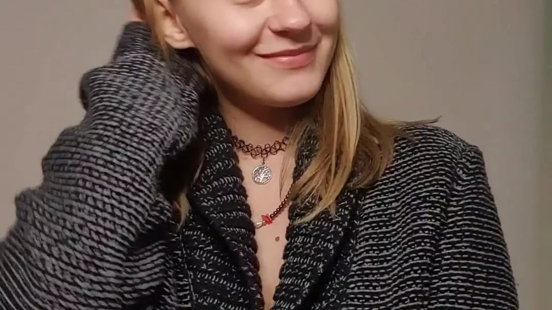 PolaRainbow titty tease in her black dress onlyfans leak
