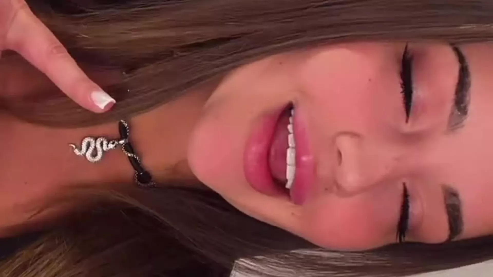 Mary Nabokova is having a great time with her fans leaked video