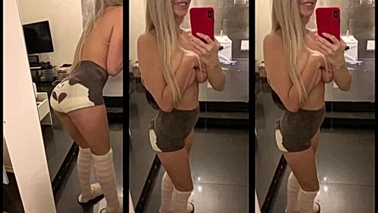 naughty onlyfans model Ekaterina Enokaeva do mirror selfie and shows of her big tits